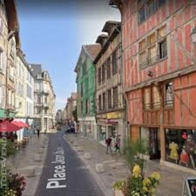 Cocoon Standing - Coeur Historique De Troyes Apartment Екстериор снимка